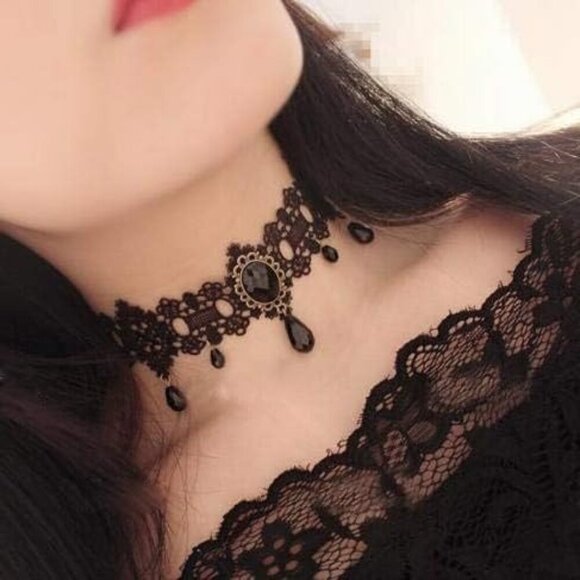 Dark Glamorous Gothic Lace Choker with Pendant - For Halloween and Formal Events - Picture 5 of 9